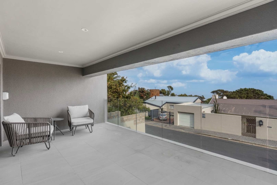 10 Bedroom Property for Sale in Camps Bay Western Cape